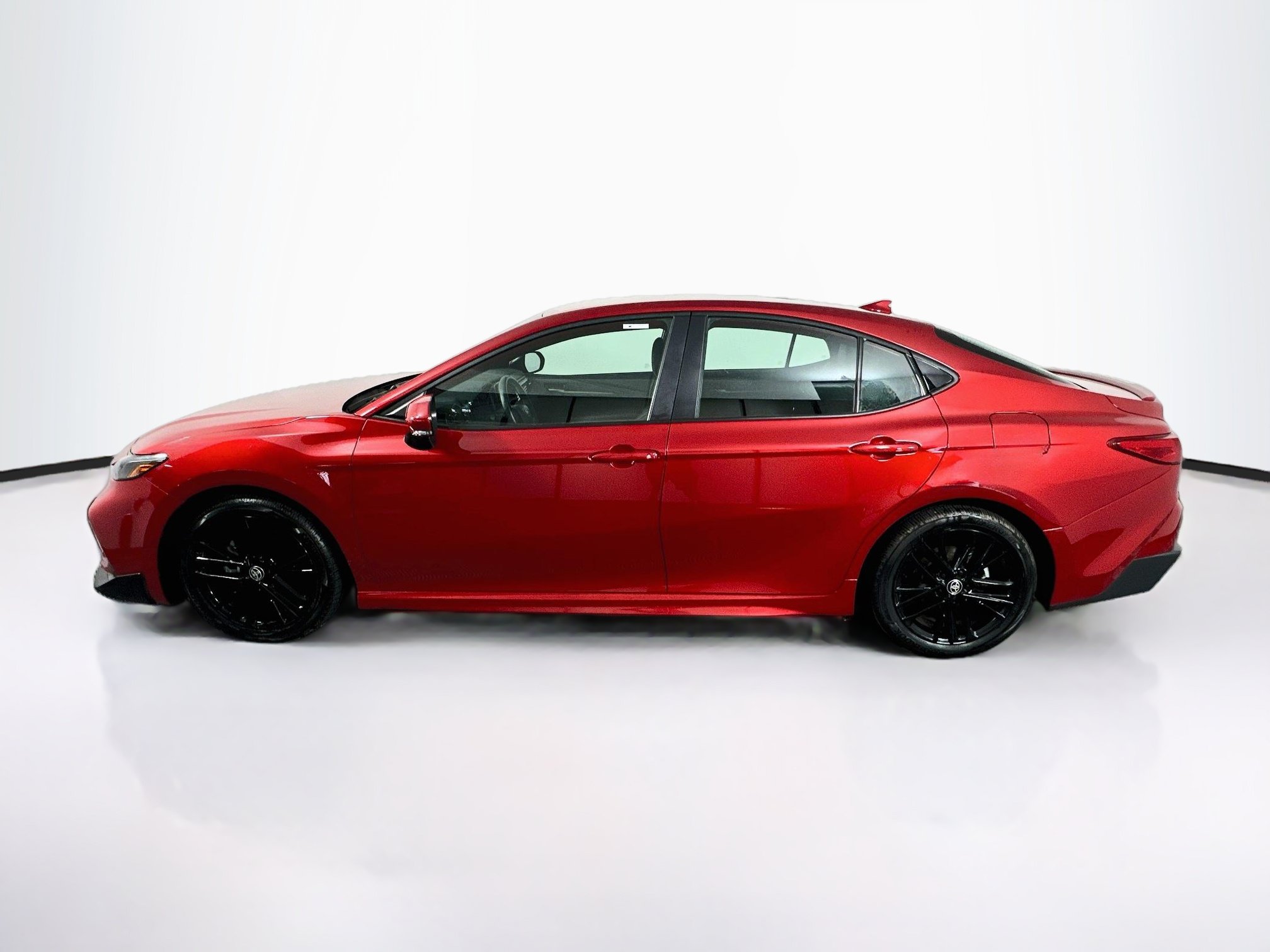 Used 2026 Toyota Camry SE FWD image 4