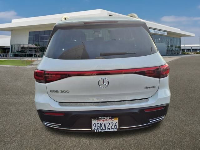 Used 2023 Mercedes-Benz EQB 300 4MATIC image 45