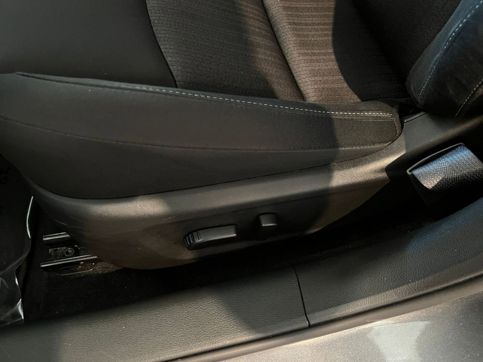 Used 2025 Nissan Altima 2.5 SV image 22