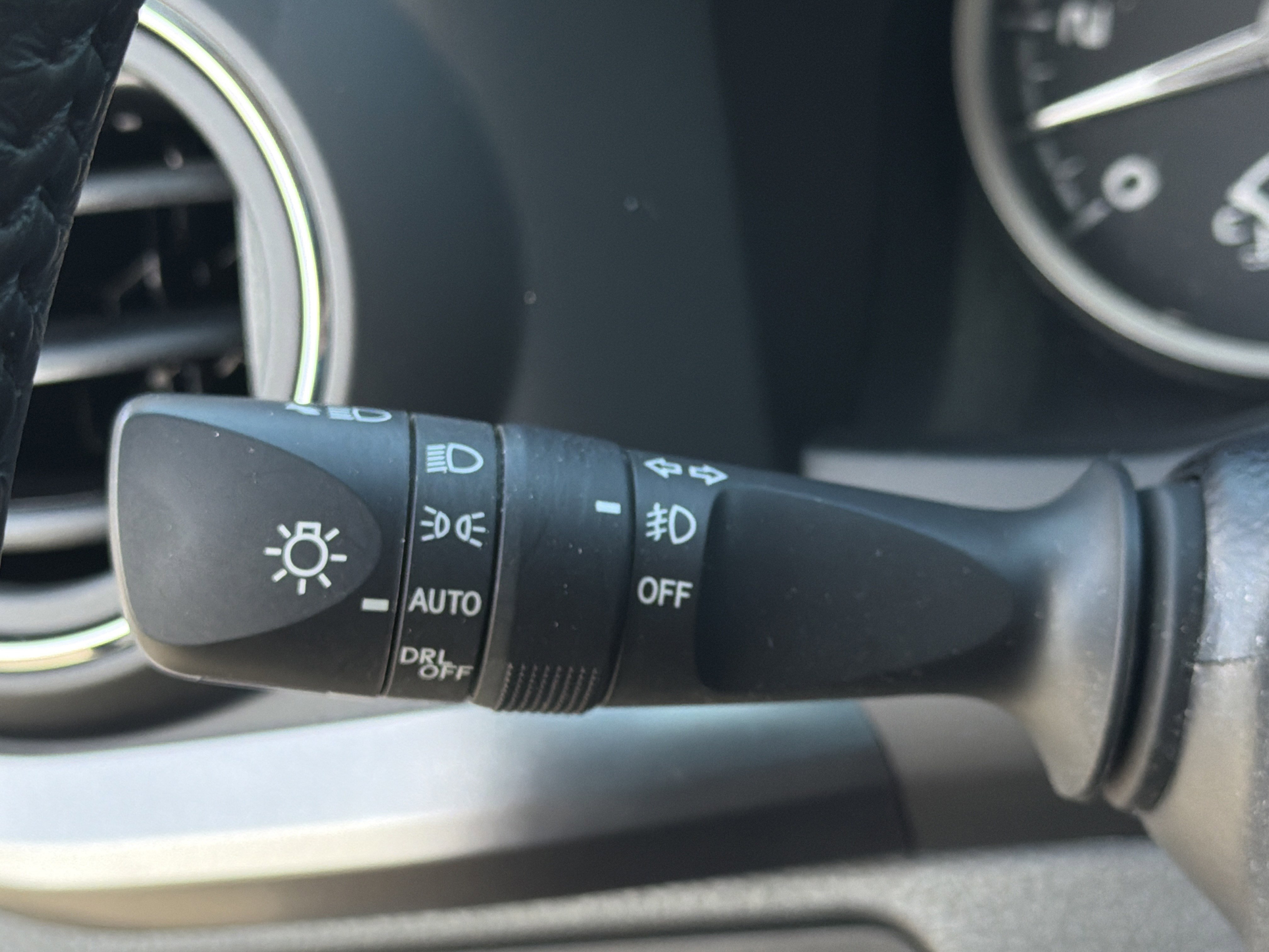 Used 2023 Toyota Tacoma SR5 w/ Technology Package image 12