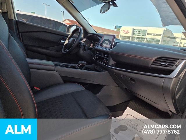 Used 2025 Nissan Rogue SV image 15