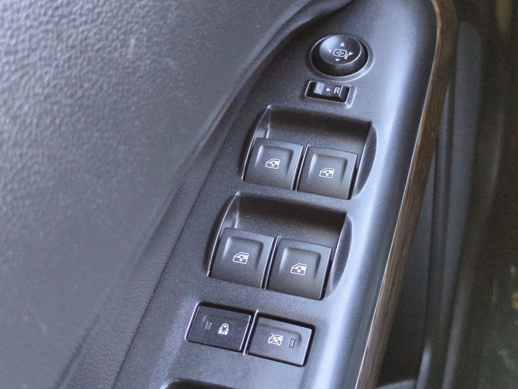 Used 2018 GMC Canyon Denali image 25