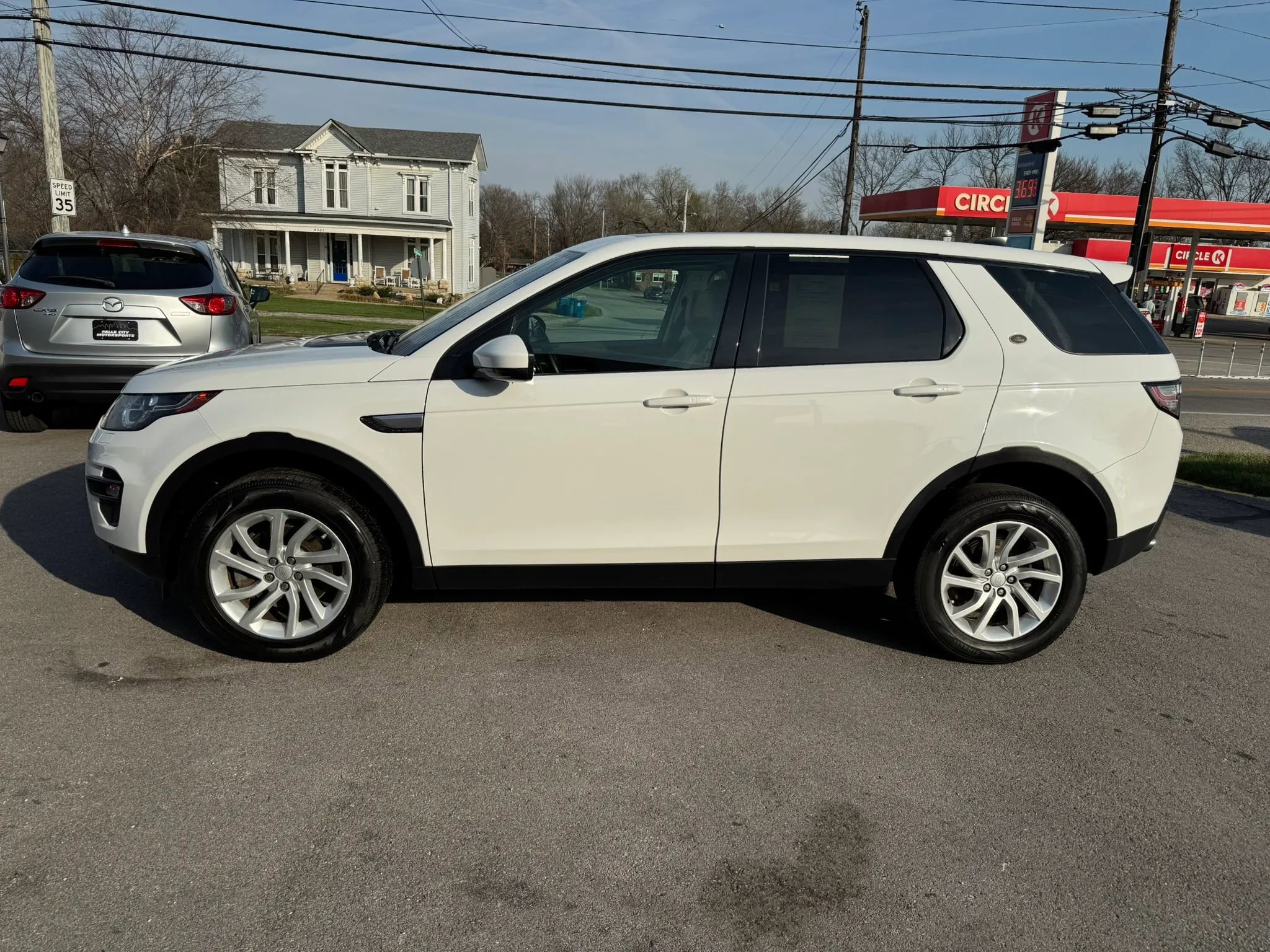 Used 2018 Land Rover Discovery Sport HSE image 8