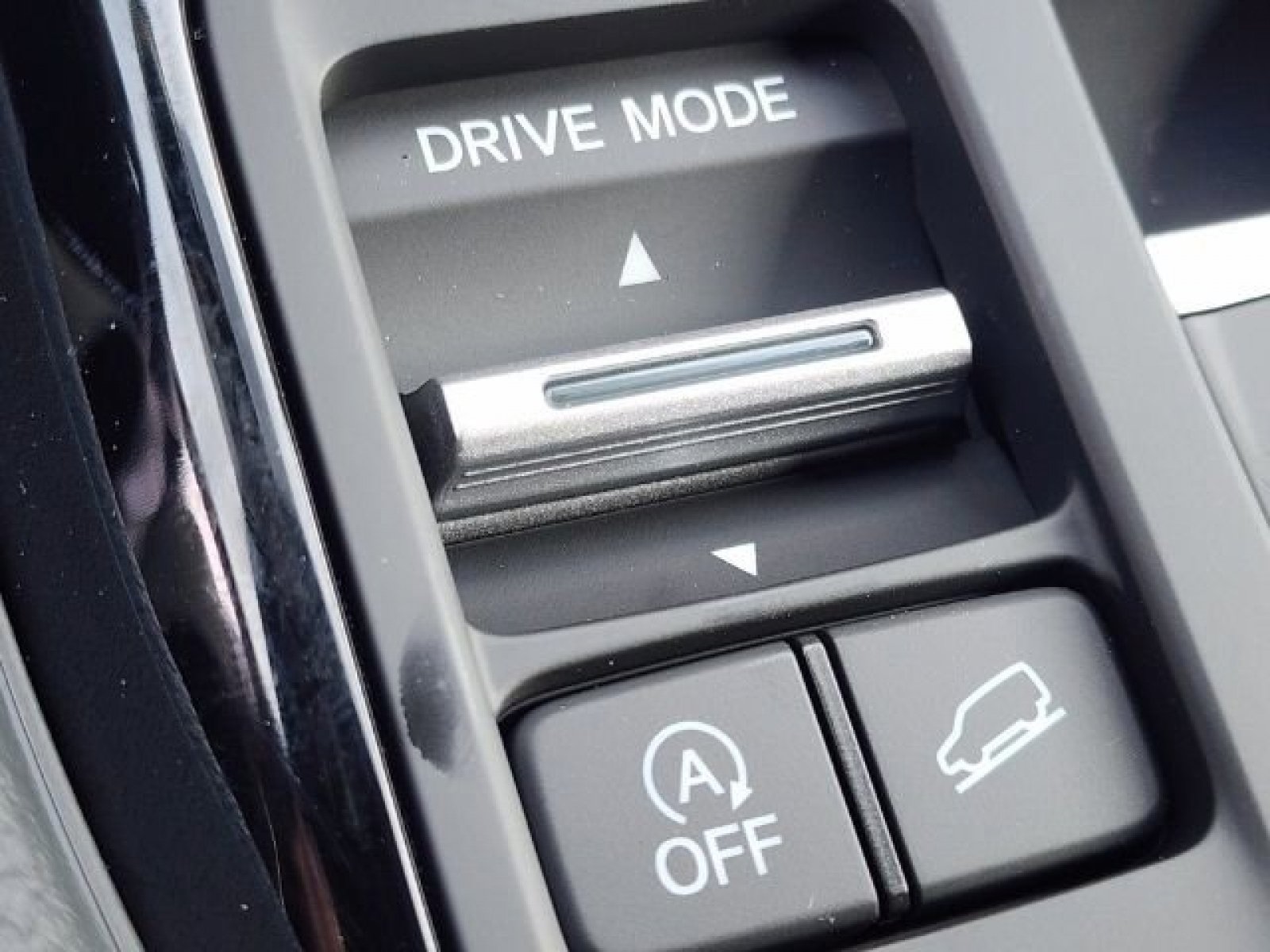 Used 2025 Honda Pilot Sport image 15