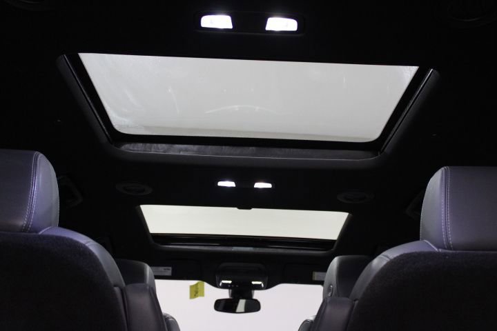 Used 2024 Buick Enclave Essence w/ Experience Buick Package FWD image 3