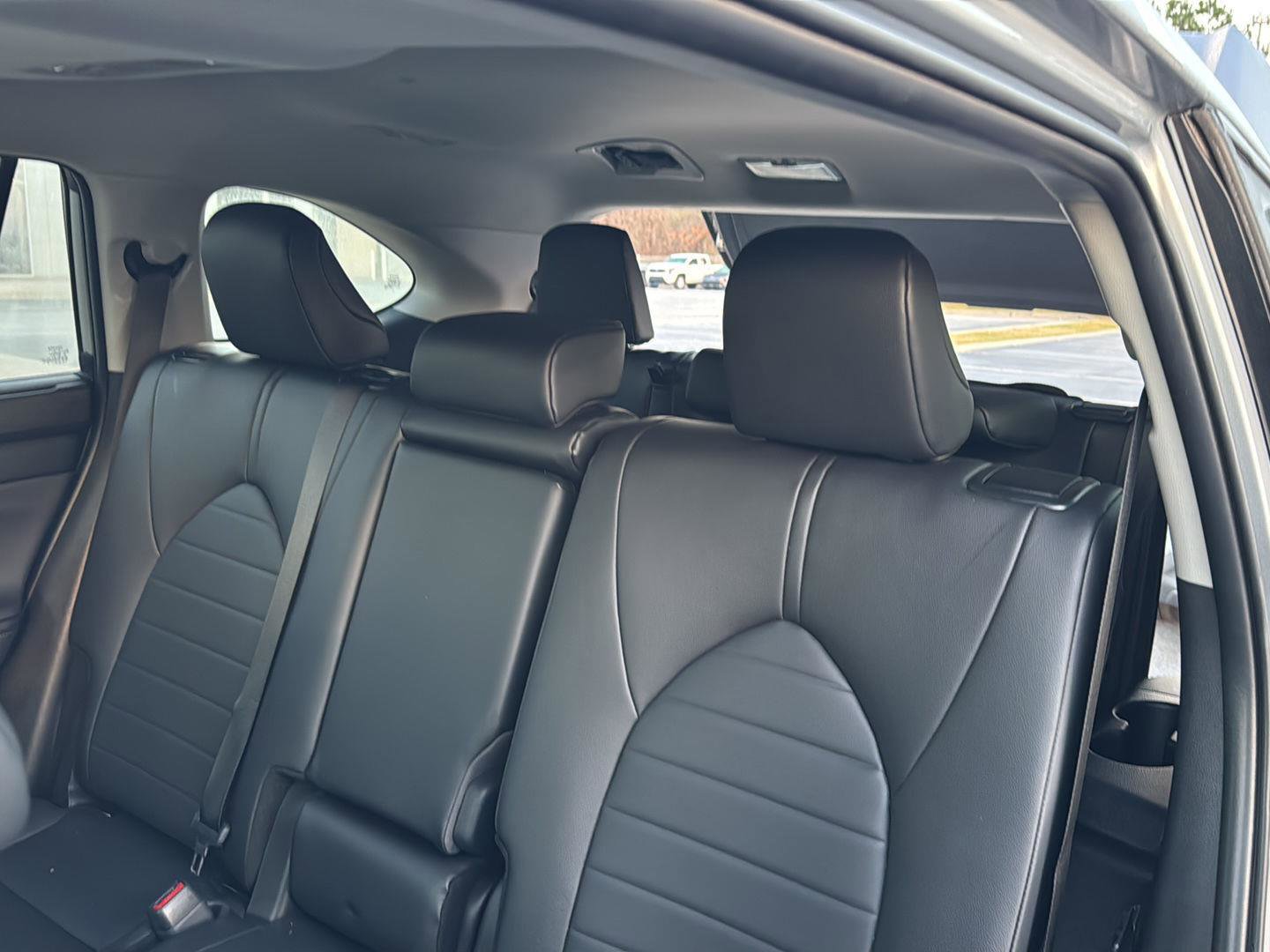 Used 2024 Toyota Highlander XLE image 27