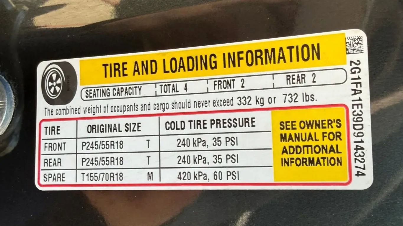 Used 2013 Chevrolet Camaro LS RWD image 29