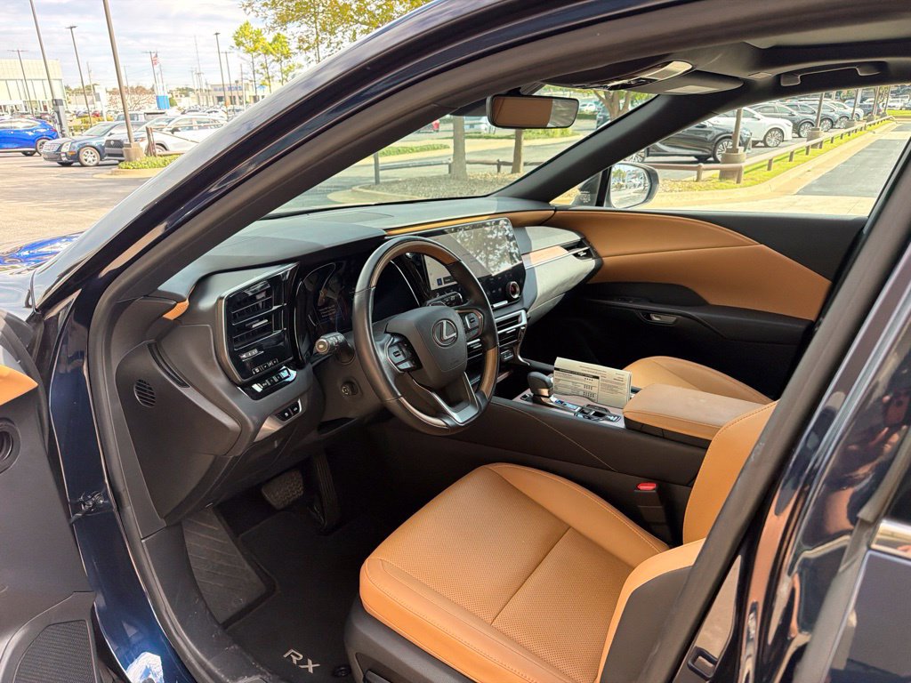Used 2025 Lexus RX 350 Premium w/ Accessory Package (Z1) FWD image 5
