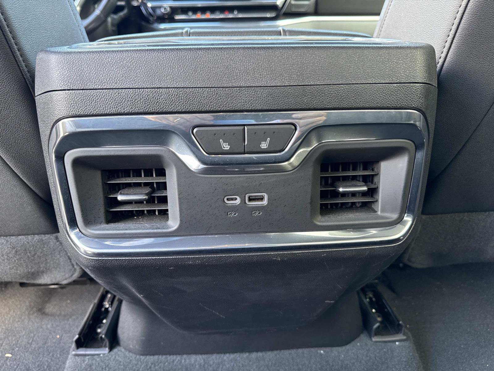 Used 2024 Chevrolet Silverado 3500 LTZ w/ LTZ Convenience Package AWD/4WD image 32