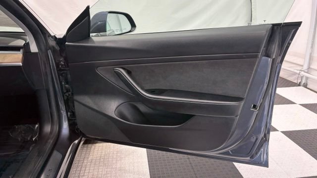 Used 2020 Tesla Model 3 Standard Range Plus RWD image 21