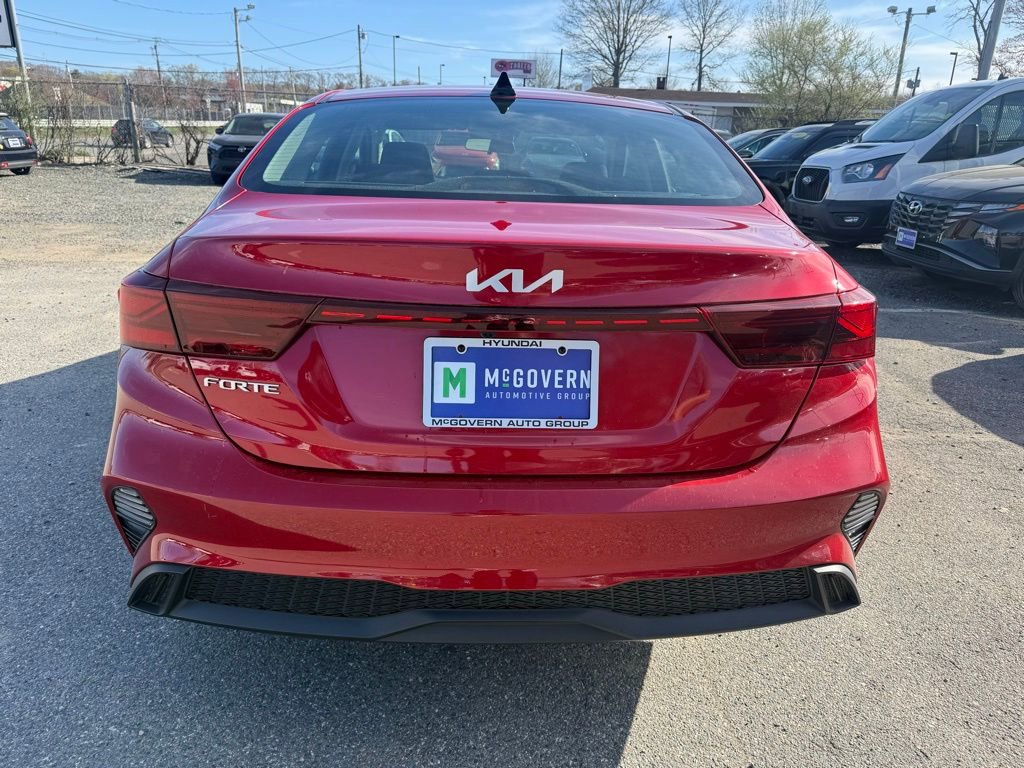 Used 2022 Kia Forte LXS FWD image 5