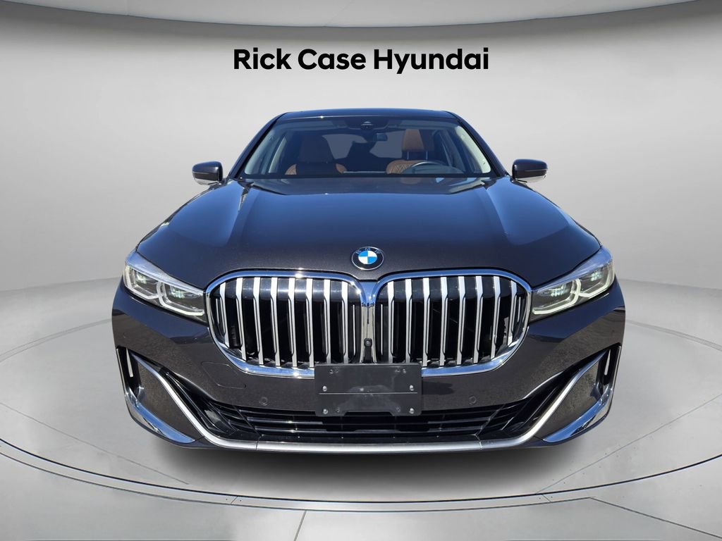 Used 2022 BMW 740i xDrive w/ Premium Package image 5