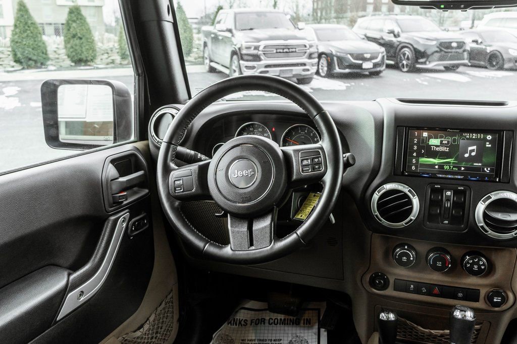 Used 2018 Jeep Wrangler Unlimited Sahara image 11