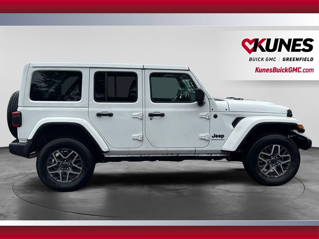Used 2025 Jeep Wrangler Unlimited Sahara AWD/4WD image 6
