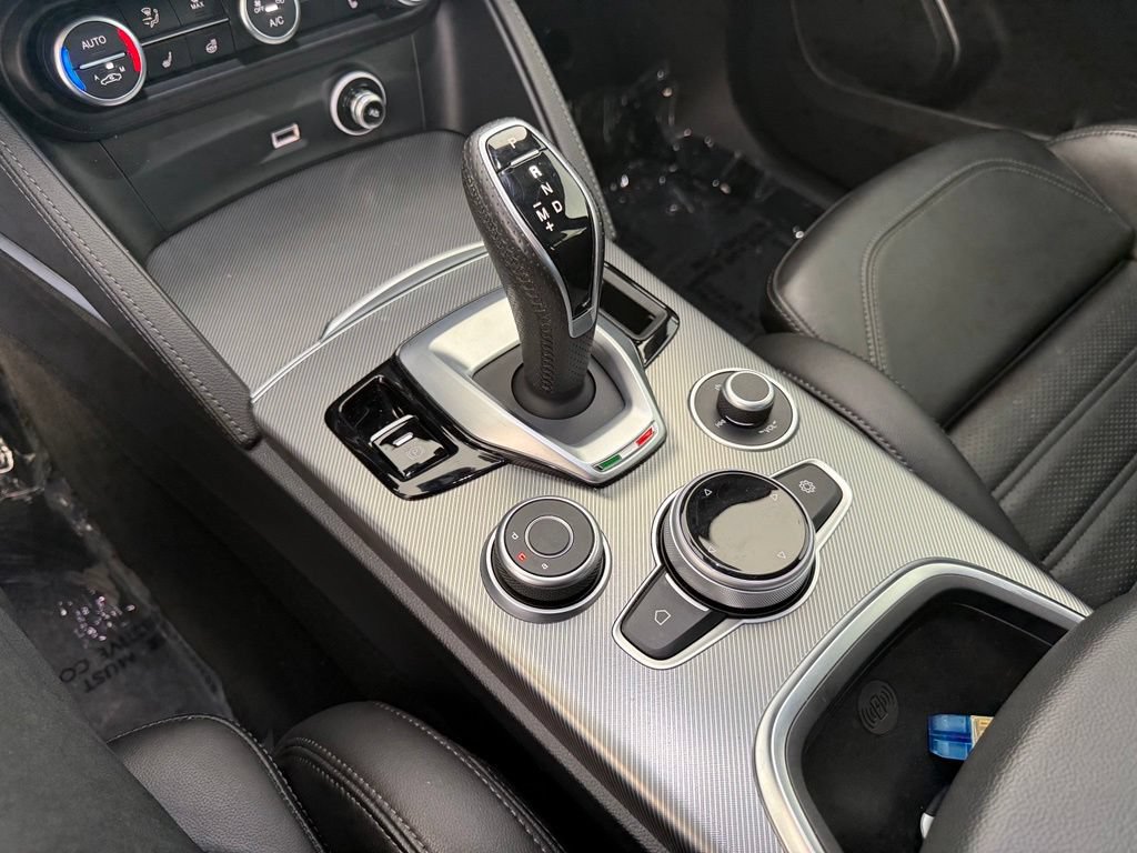 Used 2023 Alfa Romeo Stelvio Veloce AWD/4WD image 22