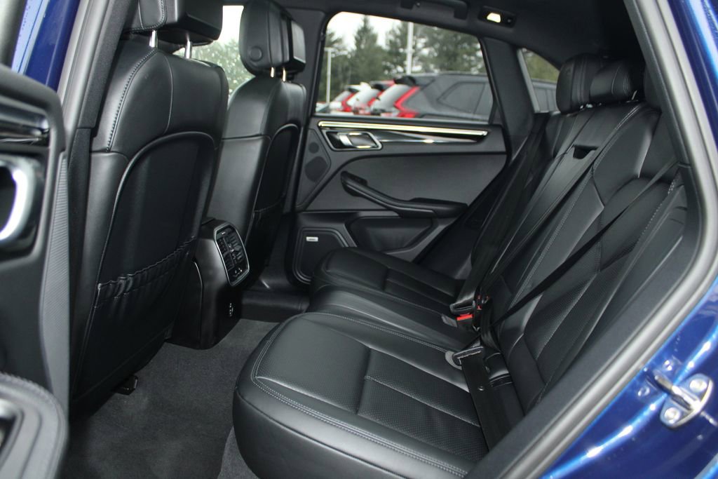 Used 2022 Porsche Macan image 12