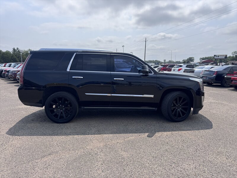 Used 2015 Cadillac Escalade Premium AWD/4WD image 4