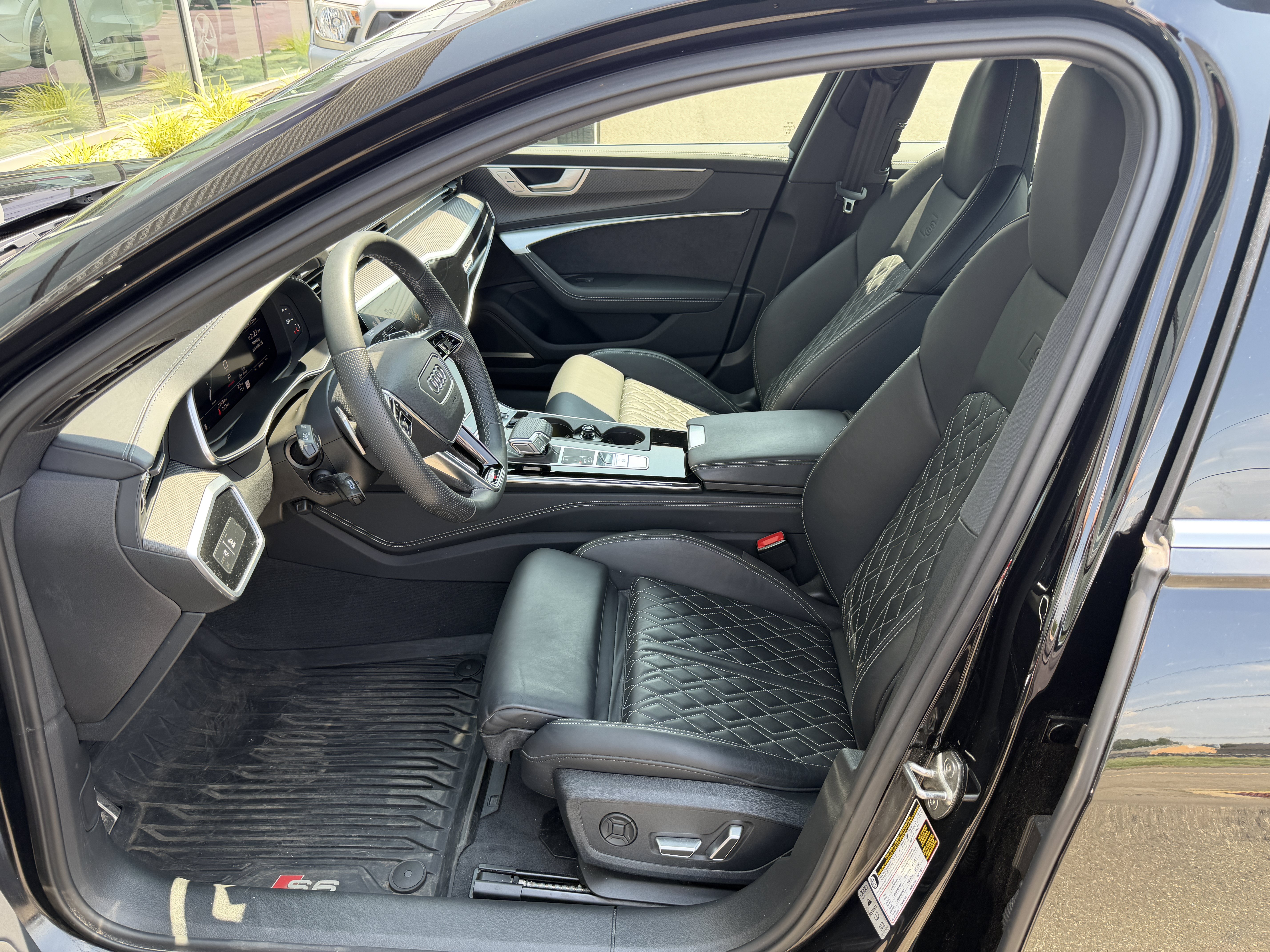 Certified 2024 Audi S6 Premium Plus w/ Premium Plus Package AWD/4WD image 5