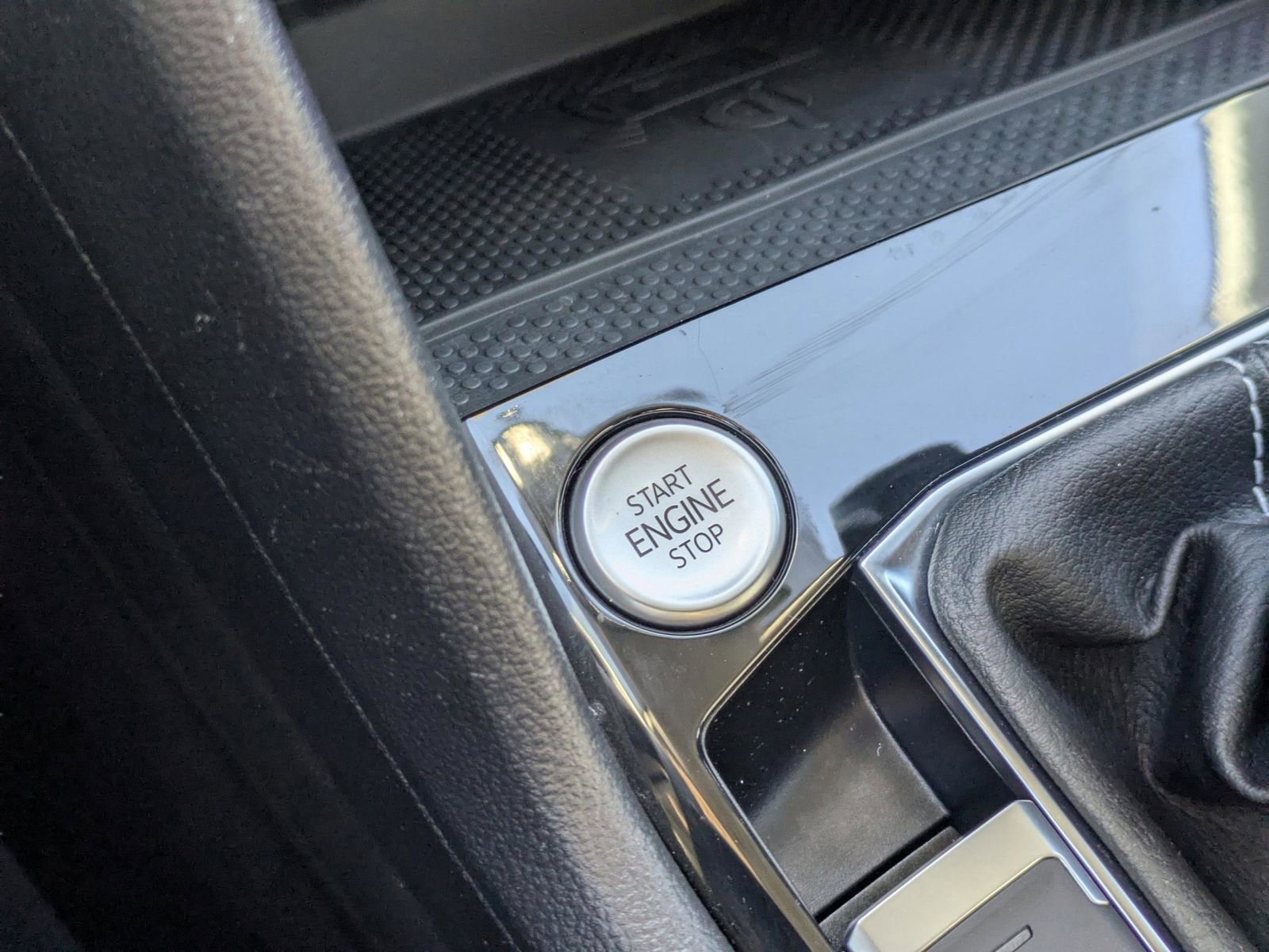 Used 2023 Volkswagen Taos SE image 36