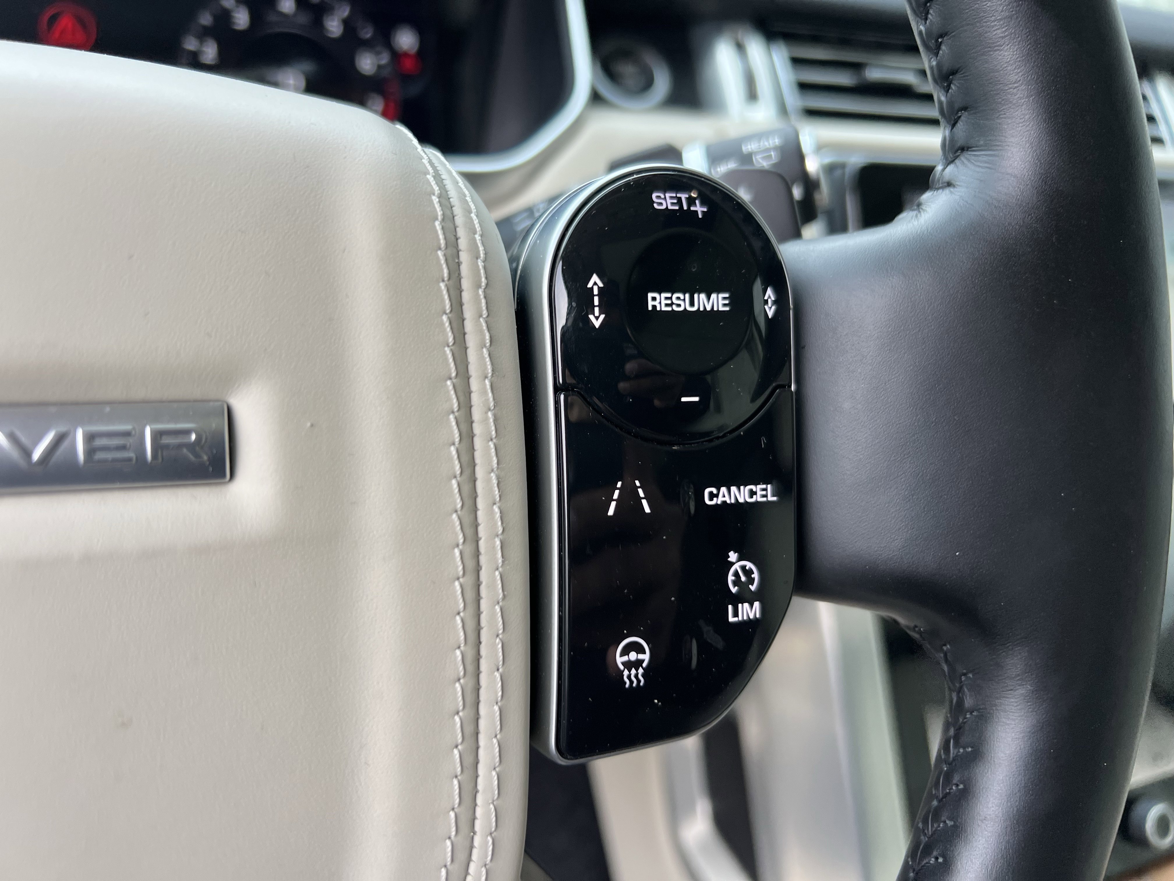 Used 2020 Land Rover Range Rover Long Wheelbase HSE image 20