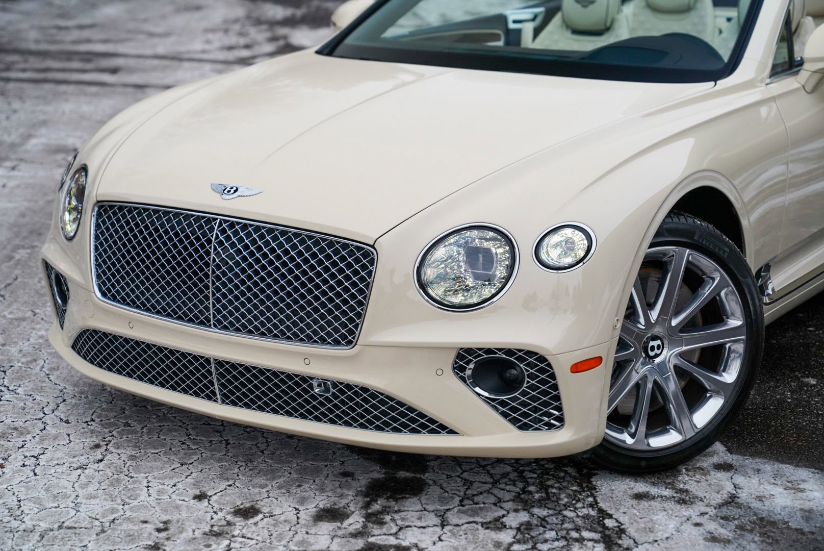 Used 2023 Bentley Continental GT Azure image 78
