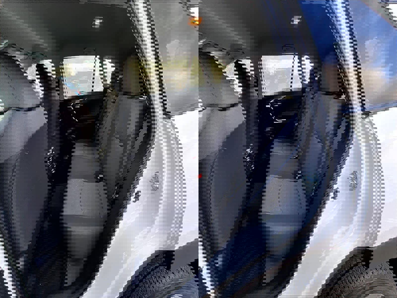 Used 2021 Toyota RAV4 XLE image 15