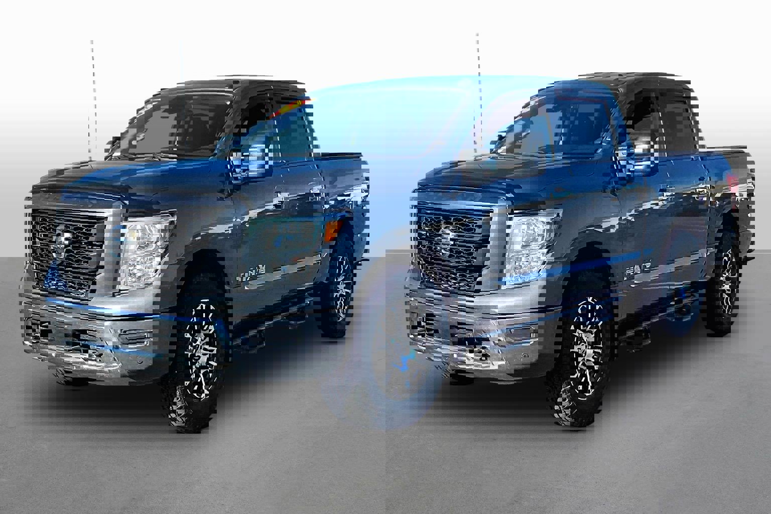 Used 2020 Nissan Titan SV w/ SV Convenience Package image 1