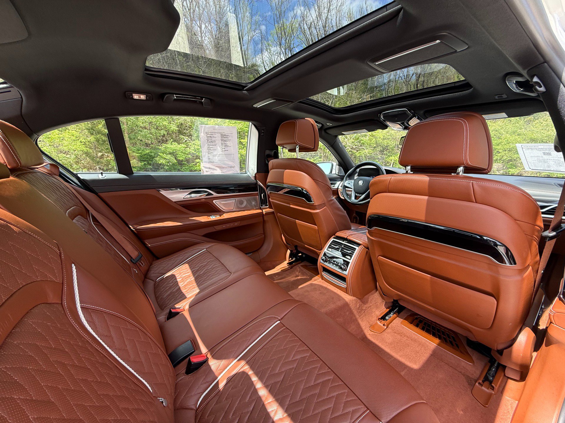 Used 2020 BMW ALPINA B7 xDrive w/ Luxury Rear Seating Package image 32