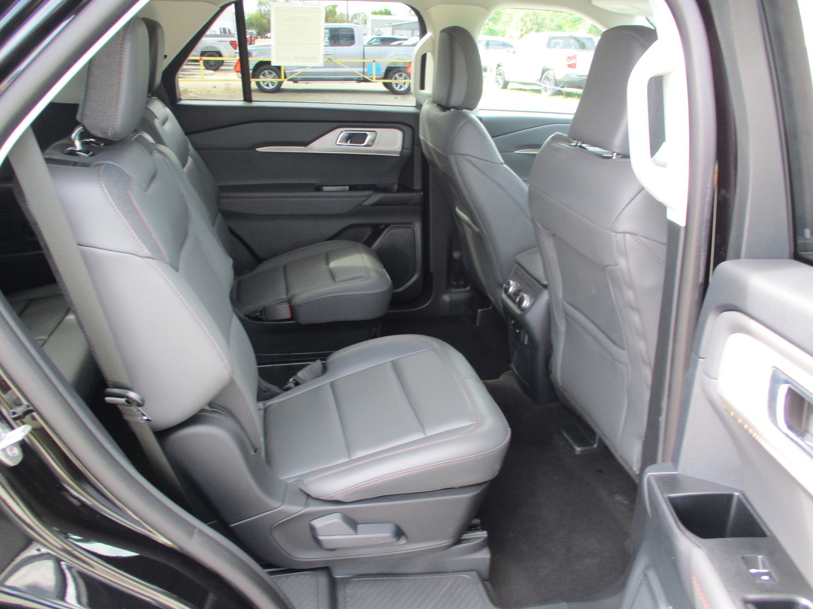 New 2025 Ford Explorer Active w/ Active Comfort Package image 21