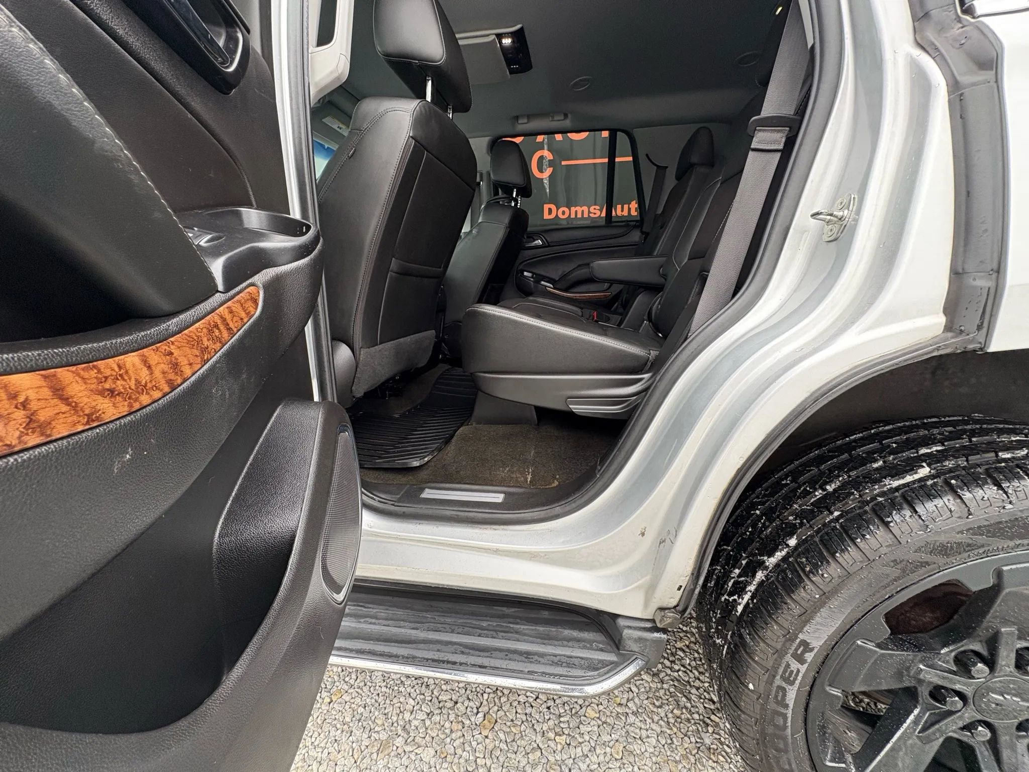 Used 2018 Chevrolet Tahoe Premier AWD/4WD image 11