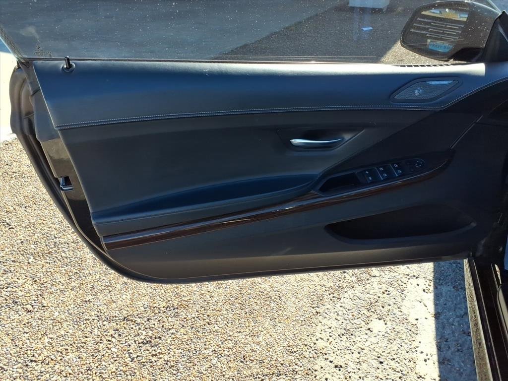 Used 2017 BMW 640i Convertible image 18