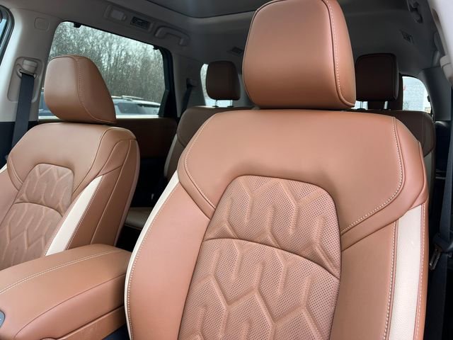 New 2026 Nissan Pathfinder Platinum image 14