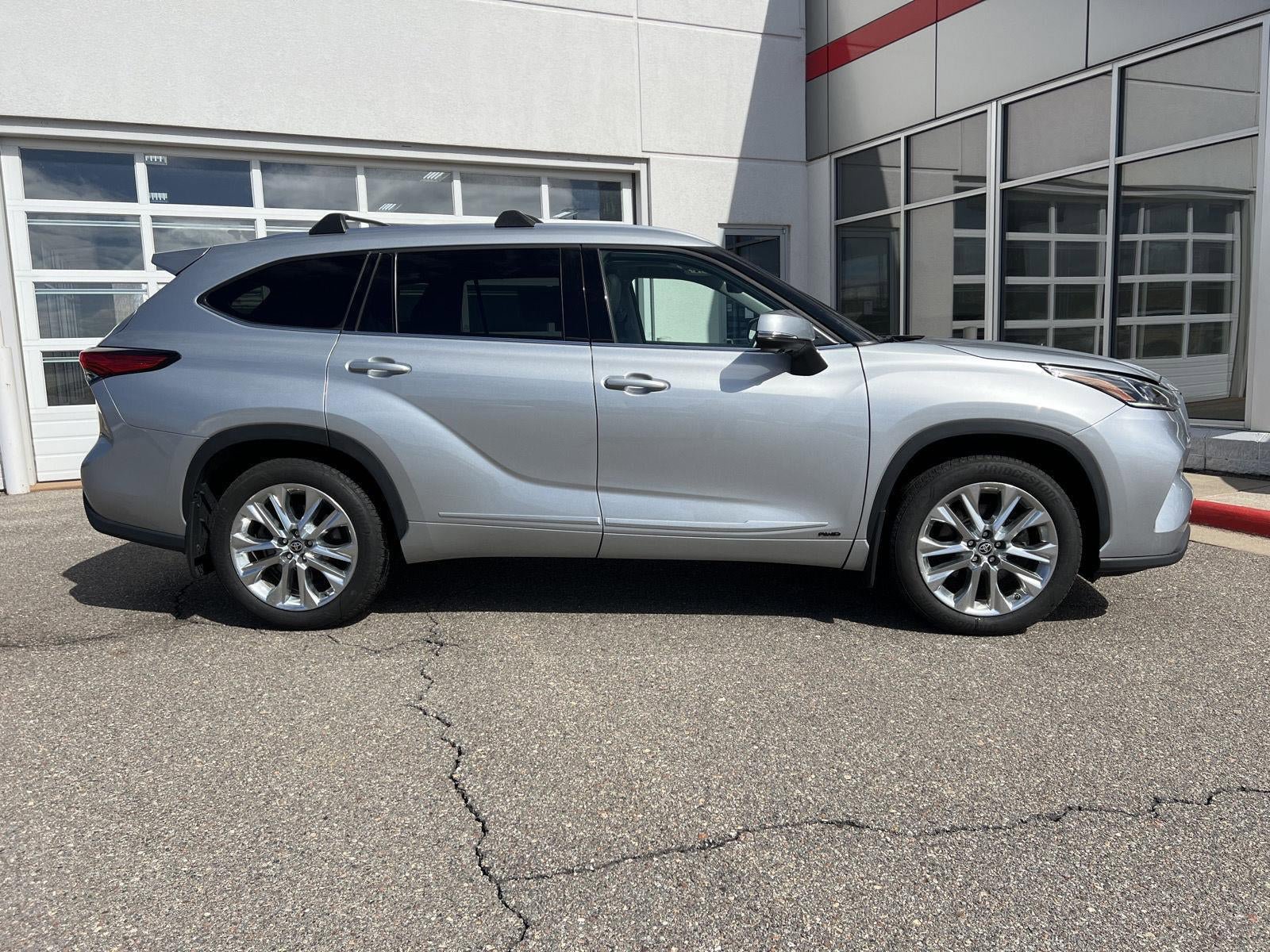 Used 2023 Toyota Highlander Limited image 17
