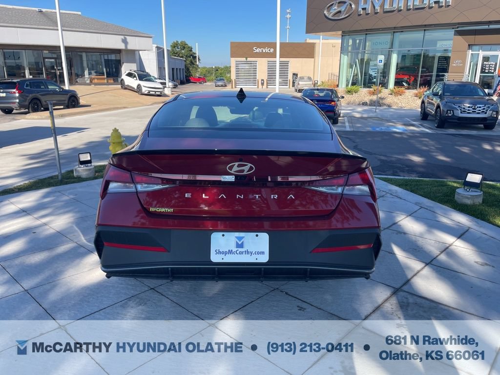 Used 2025 Hyundai Elantra Sport FWD image 14