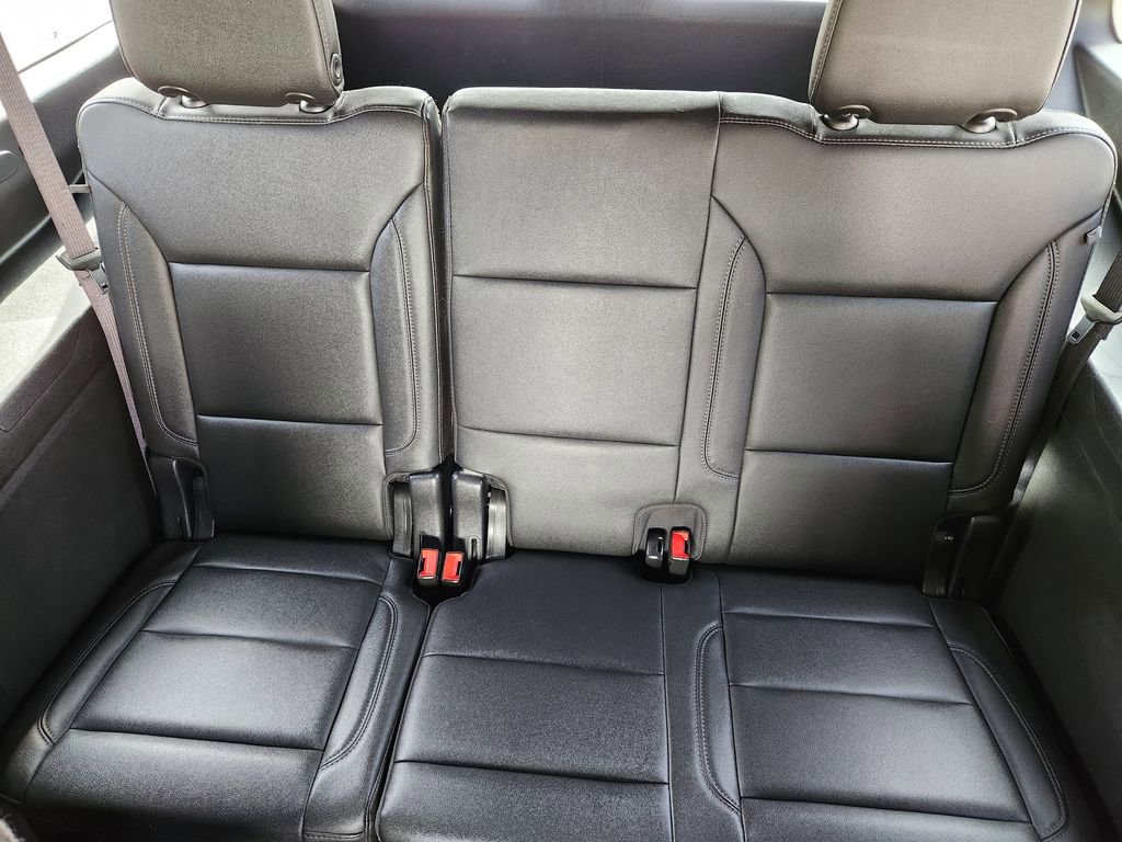 Used 2022 Chevrolet Suburban Z71 w/ Luxury Package image 14