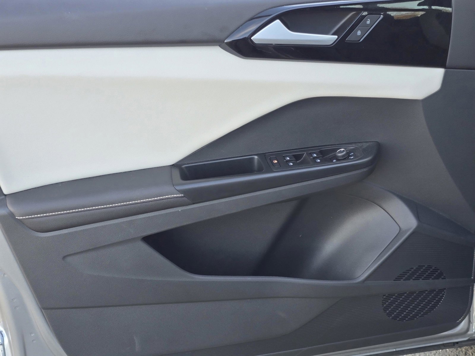 Used 2025 Volkswagen Taos S image 14