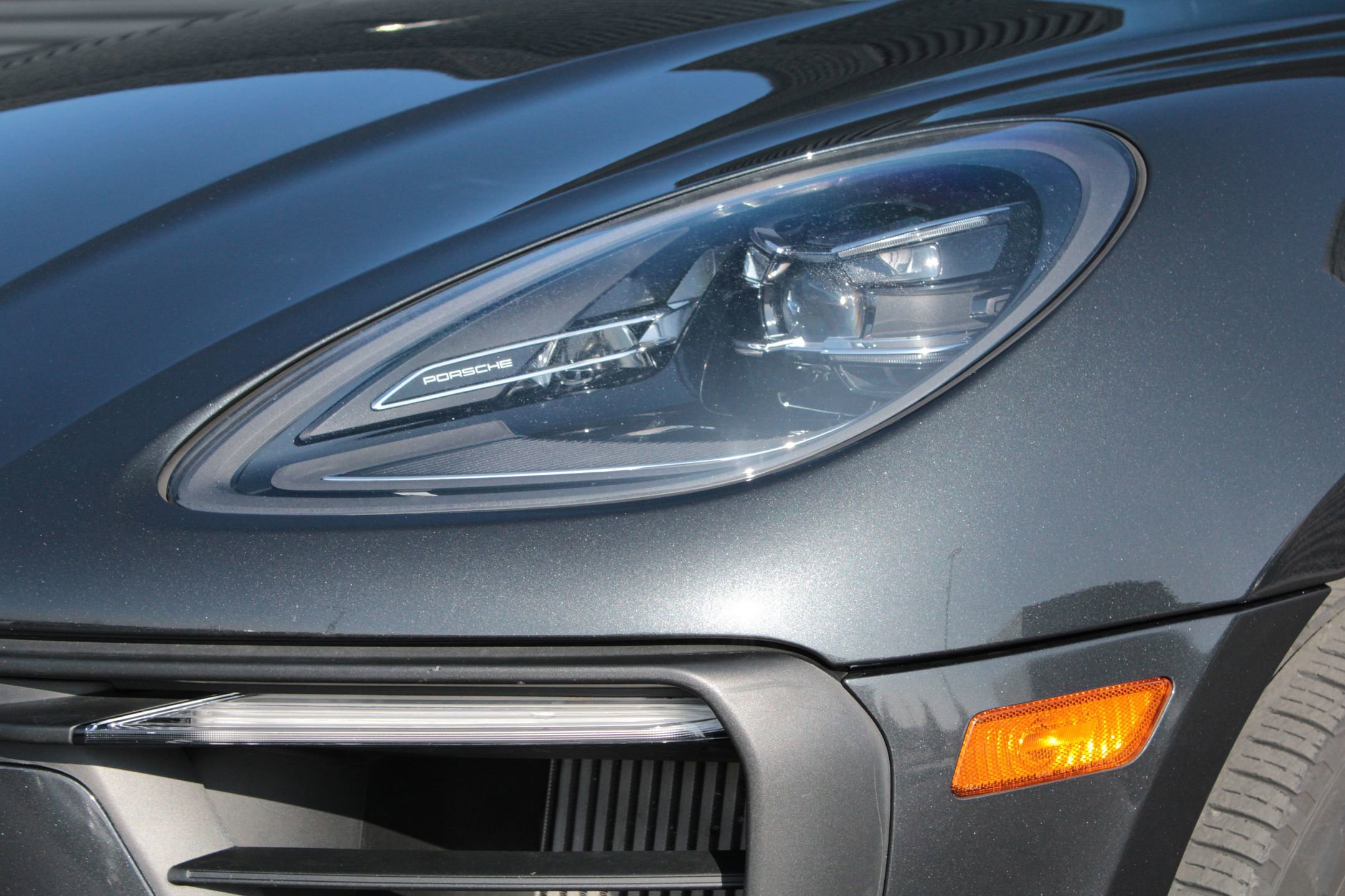 Certified 2022 Porsche Macan S image 13