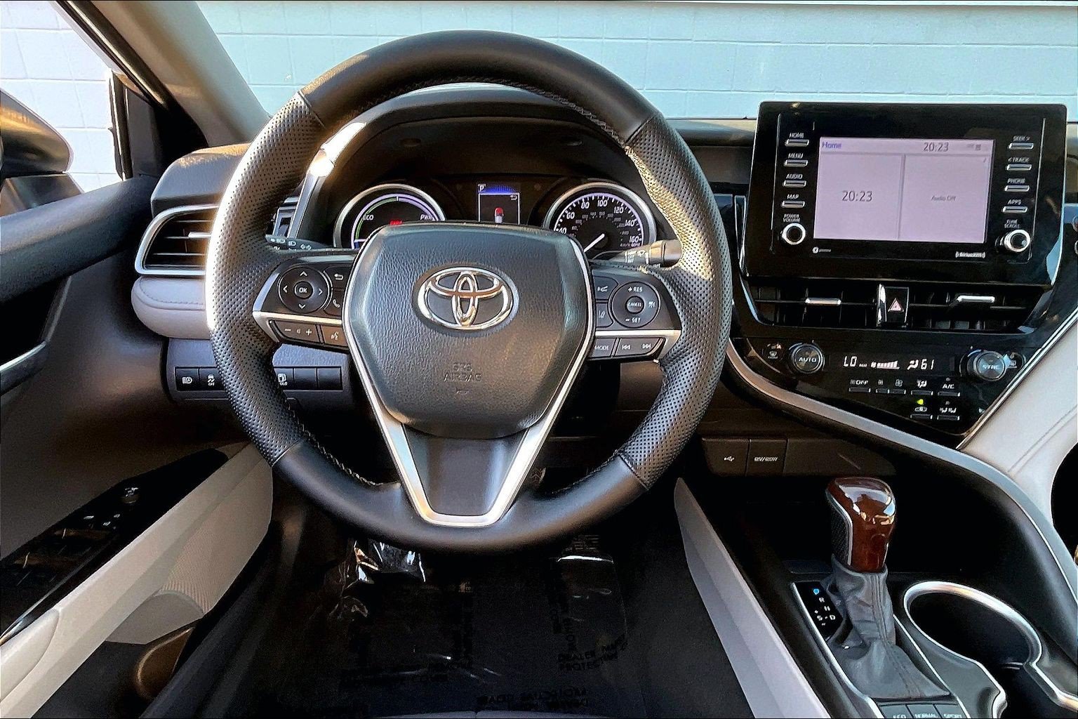 Used 2022 Toyota Camry LE FWD image 6