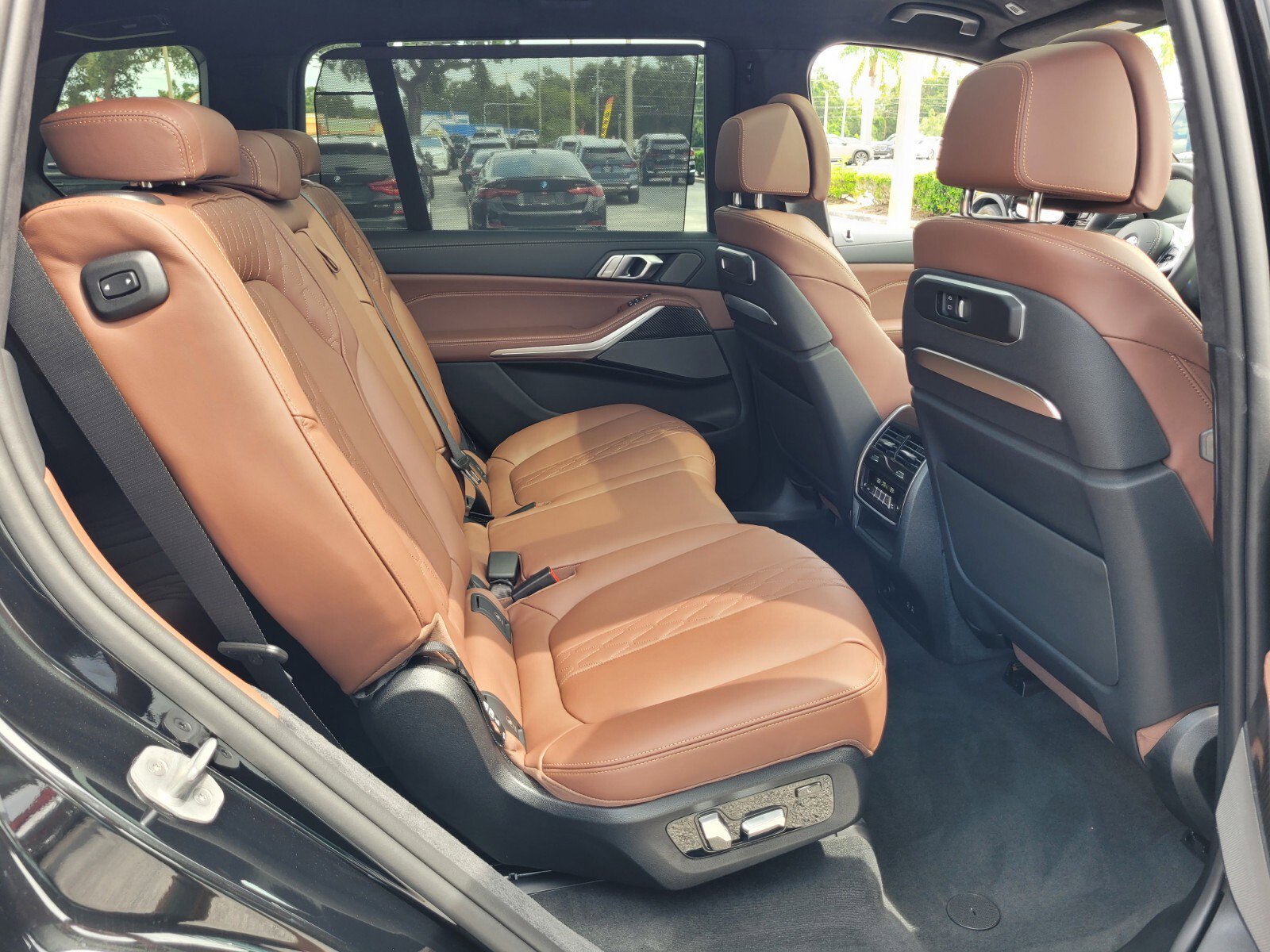 New 2026 BMW X7 M60i image 16