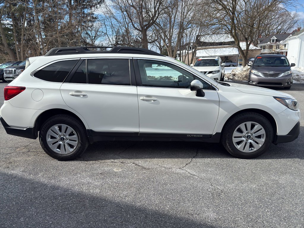 Used 2018 Subaru Outback 2.5i Premium image 6