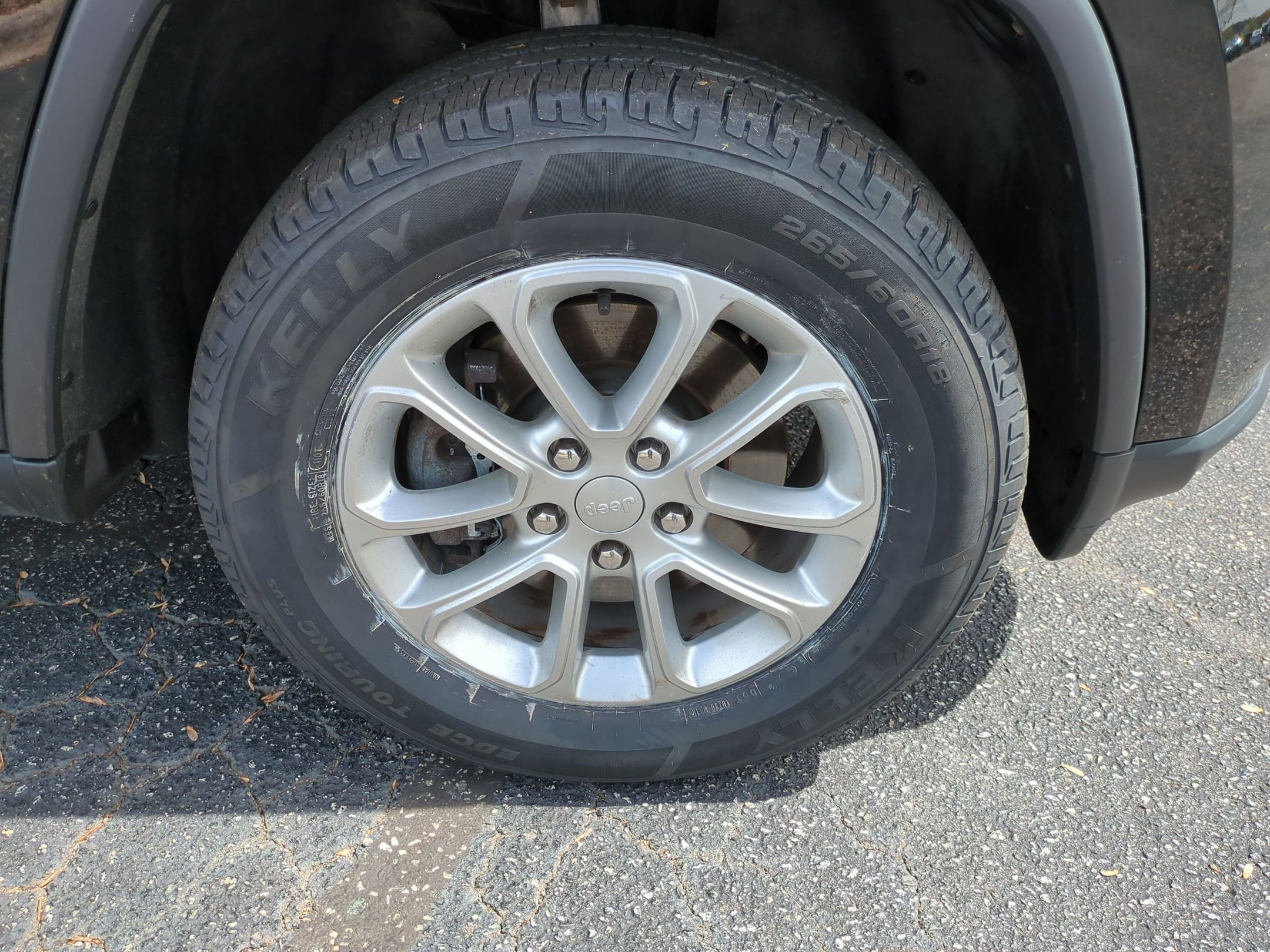 Used 2022 Jeep Grand Cherokee Laredo E image 12