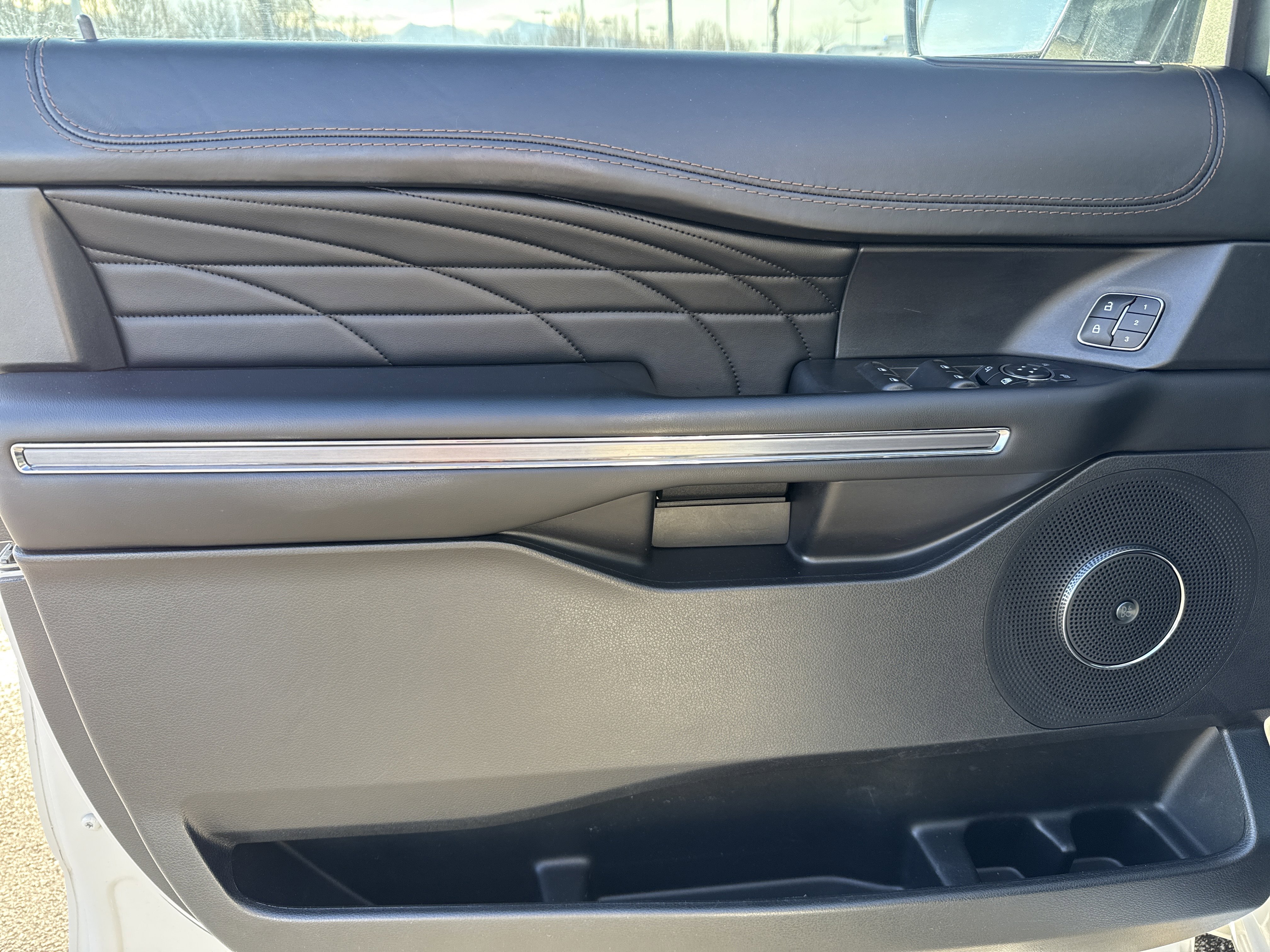 Certified 2021 Ford Expedition Max Platinum image 17