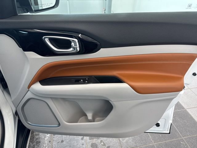 Used 2024 Jeep Compass Limited image 12