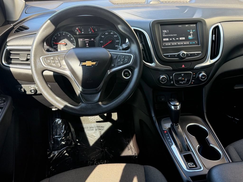Used 2018 Chevrolet Equinox LT FWD image 16
