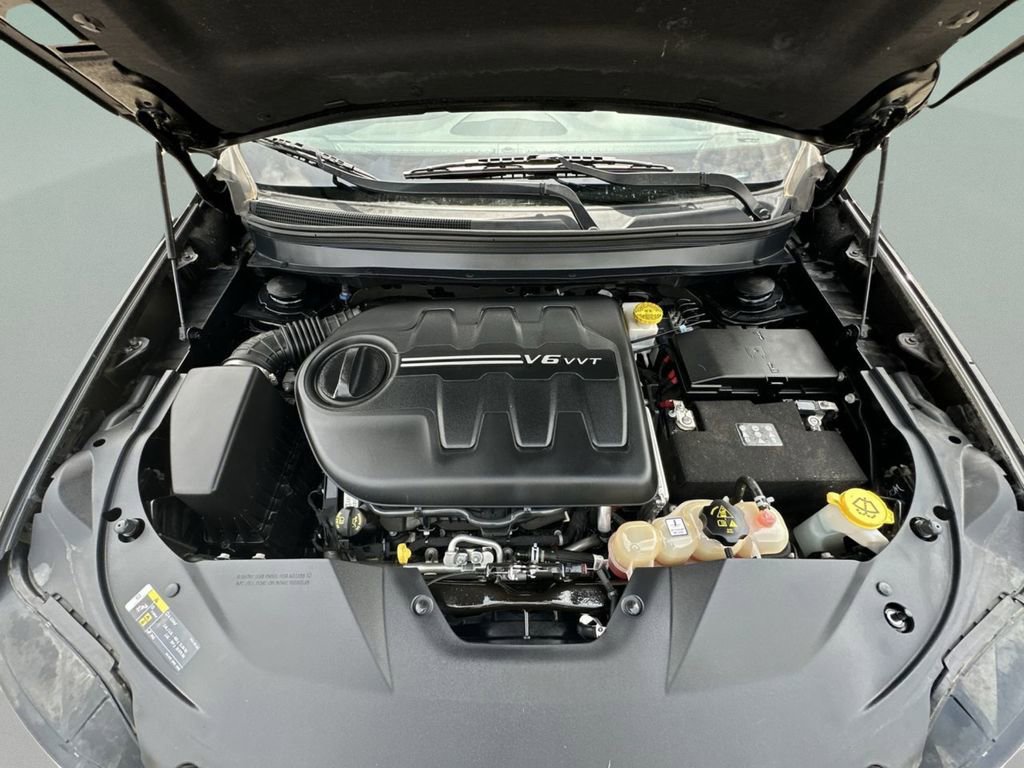 Used 2019 Jeep Cherokee Limited image 14