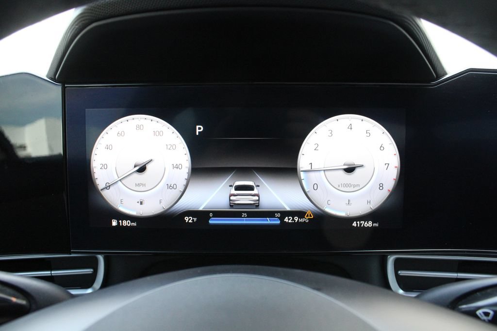 Used 2023 Hyundai Elantra Limited FWD image 10