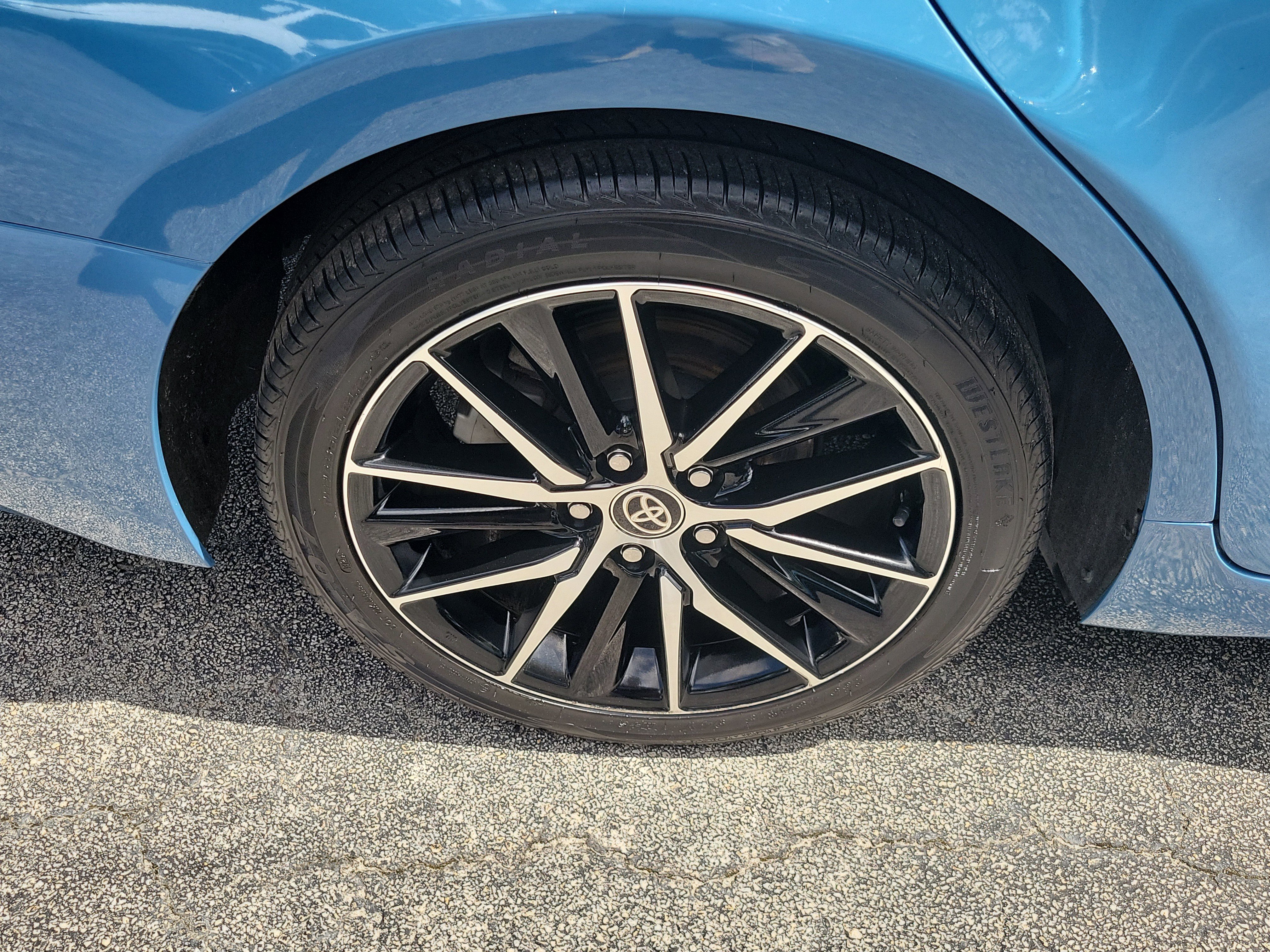 Used 2024 Toyota Camry SE image 9