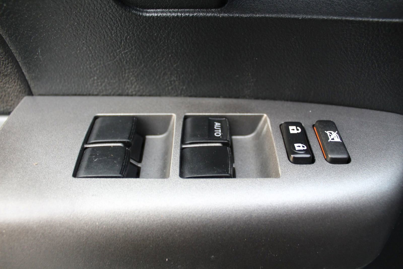 Used 2012 Toyota Tundra 2WD CrewMax w/ Tow Pkg image 27