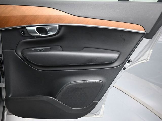 Certified 2023 Volvo XC90 B5 Plus image 28