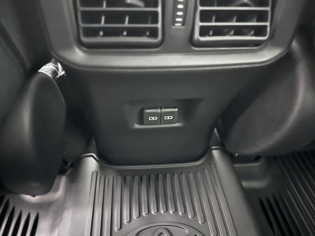 Used 2022 Toyota RAV4 XLE image 18